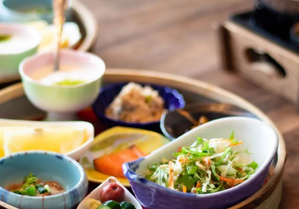 部屋食付きの家族風呂で贅沢なひとときを!部屋食のある家族風呂の選び方のサムネイル画像