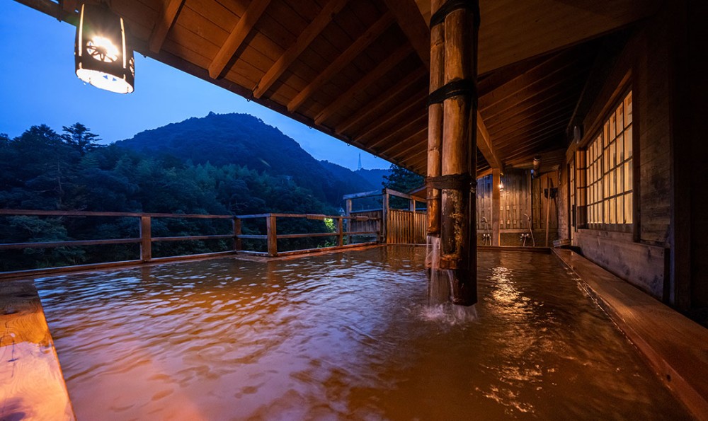 屋根付き「檜の露天風呂」1の施設画像 - 7