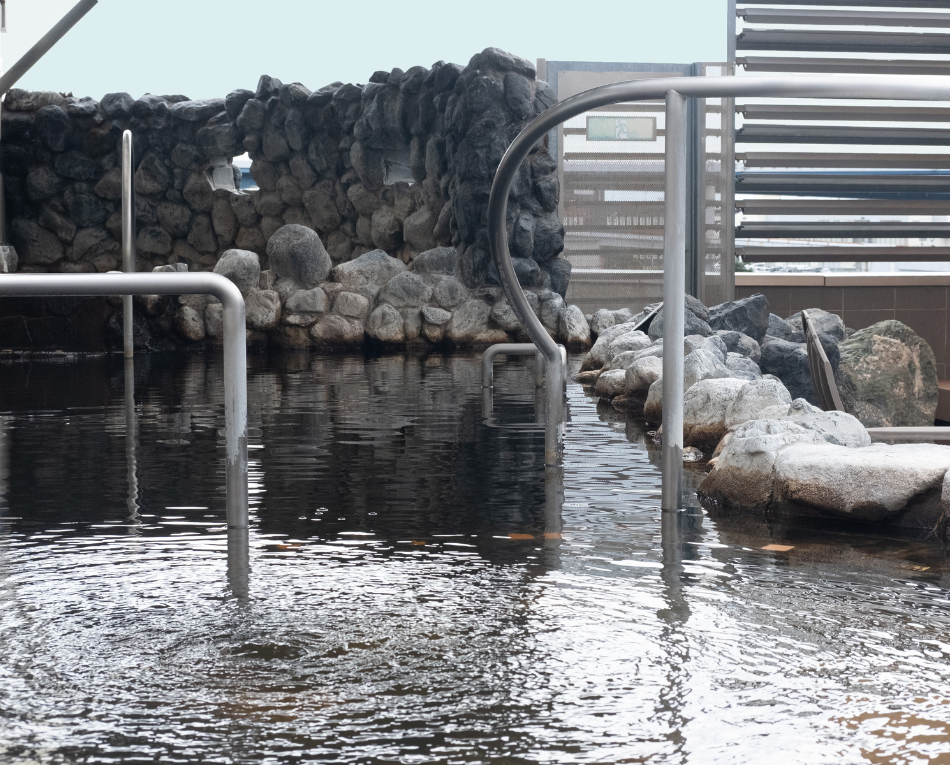 天然温泉露天風呂　岩風呂の施設画像 - 5