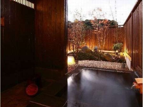 半露天の貸切風呂：ふる里の施設画像 - 4