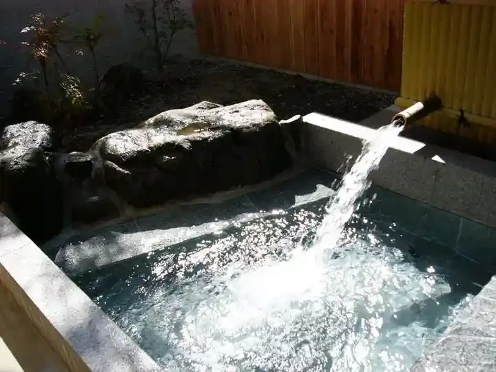 夫婦岩の湯のサムネイル画像