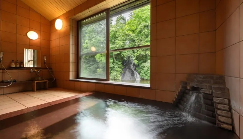 鉛温泉 藤三旅館 のサムネイル画像
