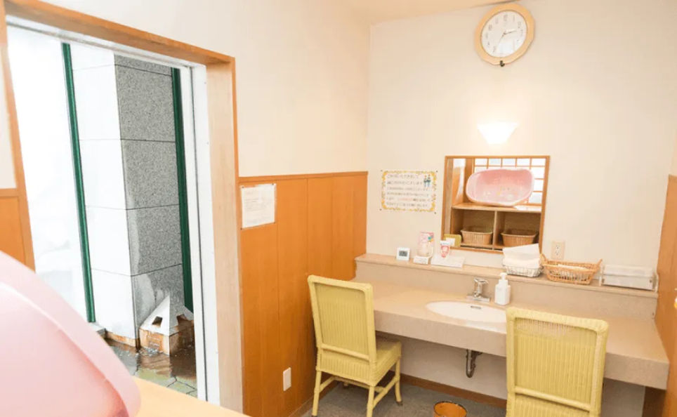 家族風呂　脱衣所の施設画像 - 2
